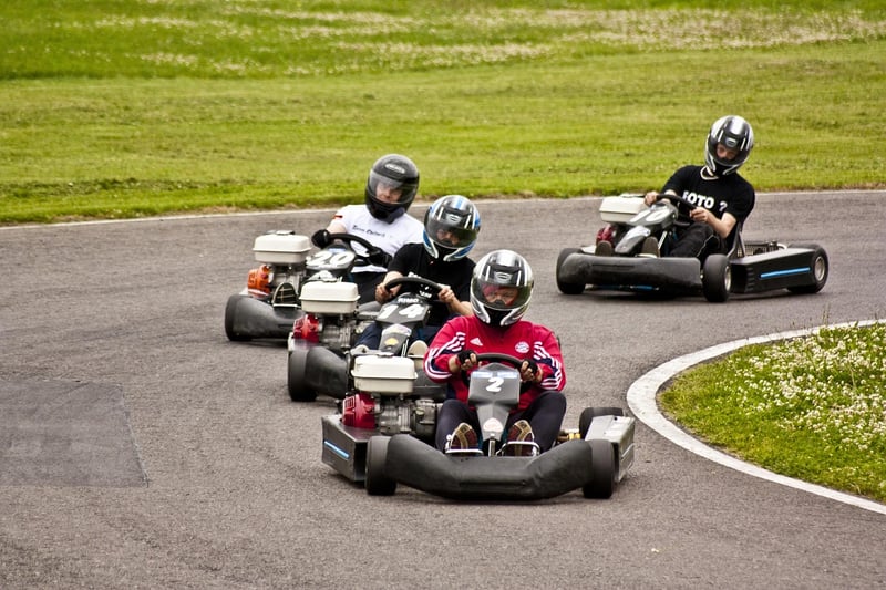 Les équipements de sécurité indispensables pour le karting en 2026 : protégez-vous !